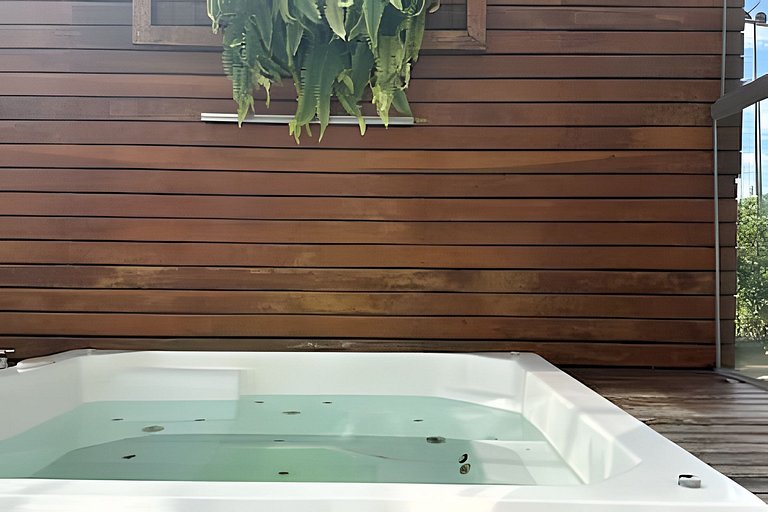 Sitio com Spa Aquecida, Piscina e Vista da Serra